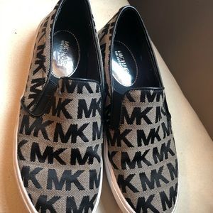 MK flat sneaks